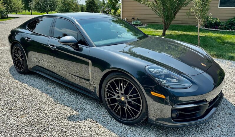 								2023 Porsche Panamera 4 Platinum Edition full									