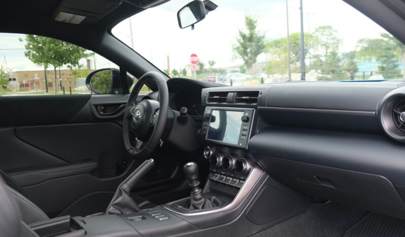 								2023 Toyota GR86 Premium full									