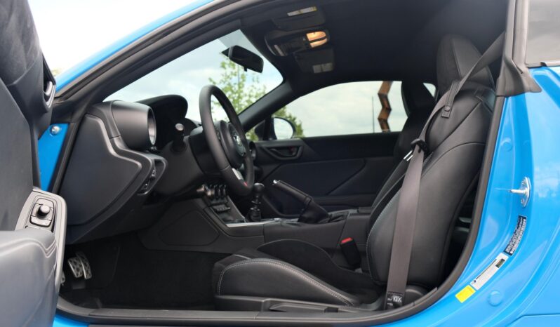 								2023 Toyota GR86 Premium full									
