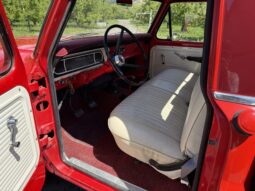 										1967 Ford F-250 Highboy 4×4 4-speed full									