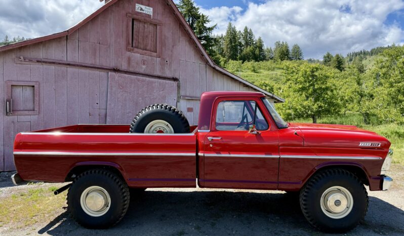 								1967 Ford F-250 Highboy 4×4 4-speed full									