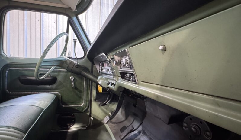 								1971 Ford F-100 Sport Custom full									