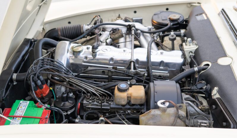 								1965 Mercedes-Benz 230SL full									