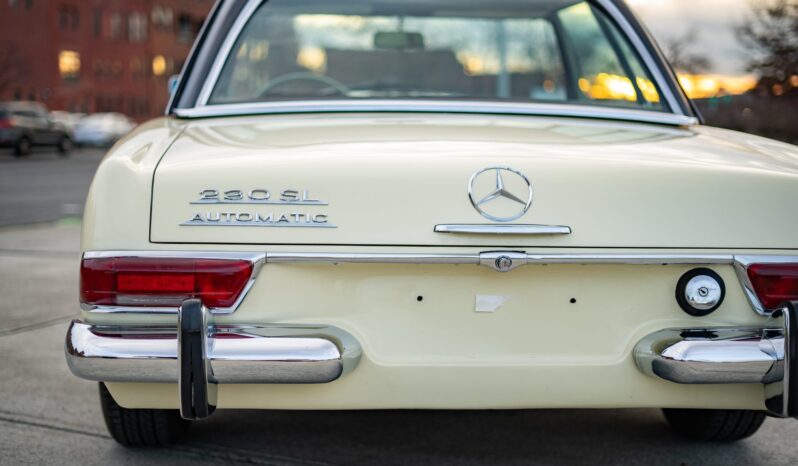 								1965 Mercedes-Benz 230SL full									