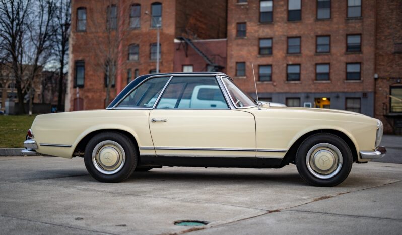 								1965 Mercedes-Benz 230SL full									
