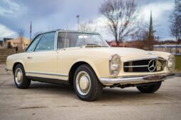 										1965 Mercedes-Benz 230SL full									