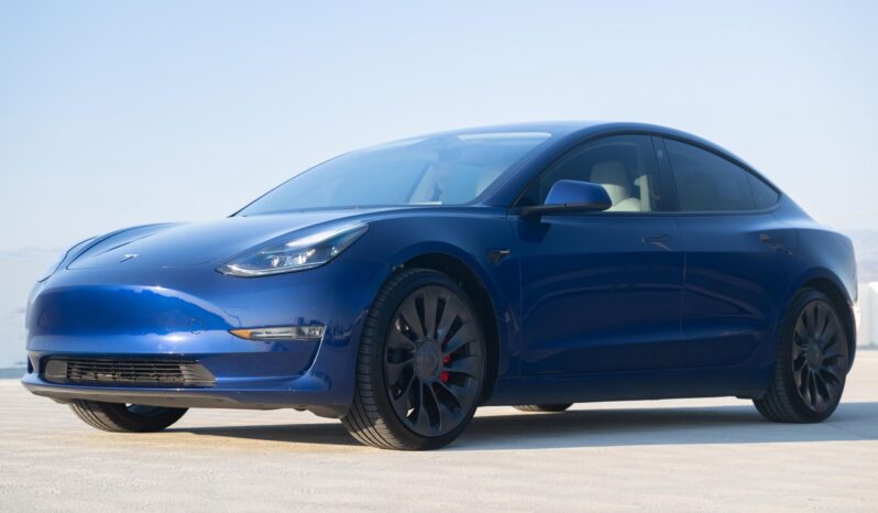 								2022 Tesla Model 3 Performance full									
