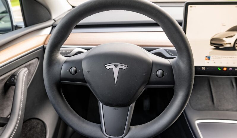								2023 Tesla Model Y Long Range AWD full									