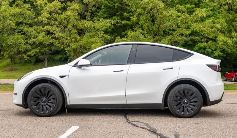 								2023 Tesla Model Y Long Range AWD full									