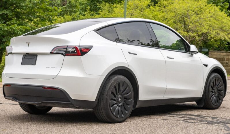 								2023 Tesla Model Y Long Range AWD full									