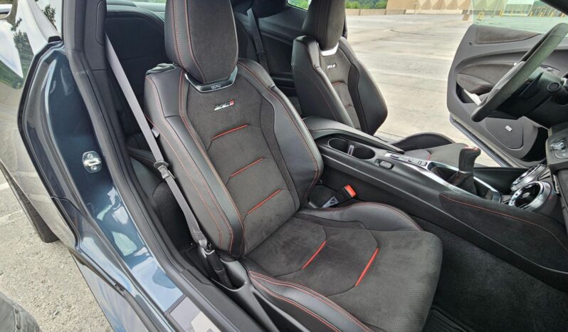 								2023 Chevrolet Camaro ZL1 Coupe full									