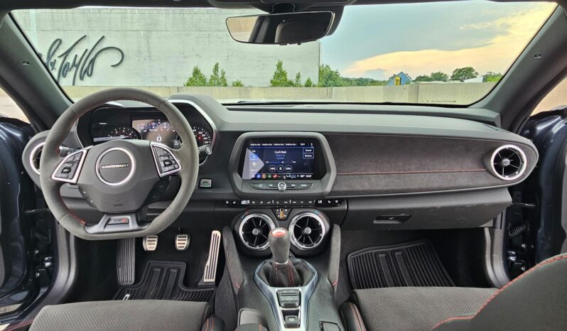 								2023 Chevrolet Camaro ZL1 Coupe full									