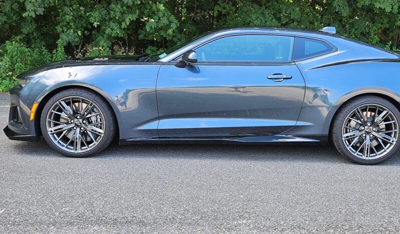 								2023 Chevrolet Camaro ZL1 Coupe full									
