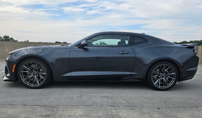 								2023 Chevrolet Camaro ZL1 Coupe full									