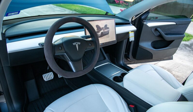 								2023 Tesla Model Y Performance full									