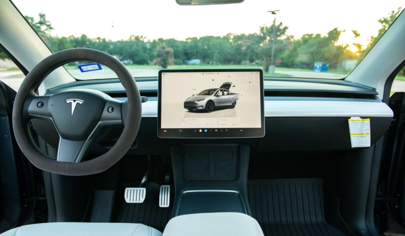 								2023 Tesla Model Y Performance full									