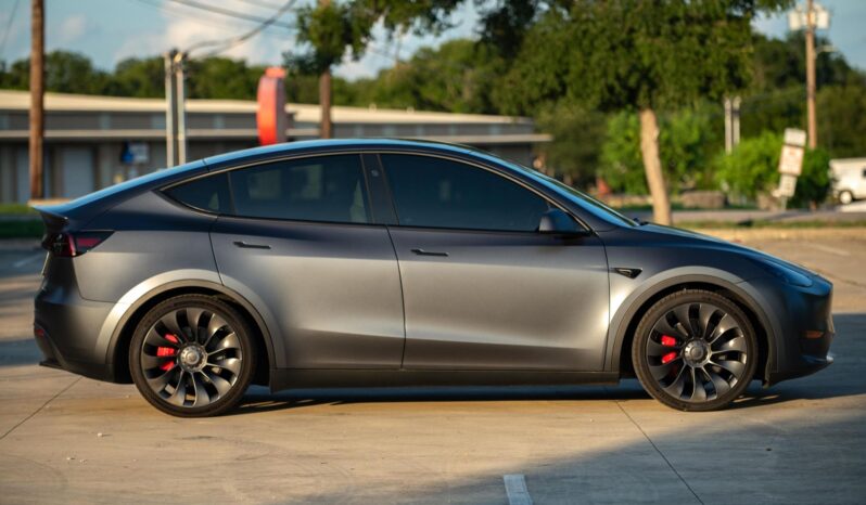 								2023 Tesla Model Y Performance full									