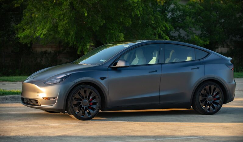 								2023 Tesla Model Y Performance full									