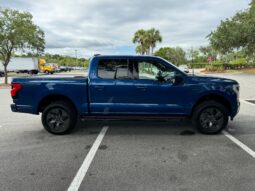 2022 Ford F-150 Lightning Lariat full