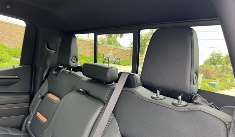 								2023 GMC Sierra 1500 AT4 full									