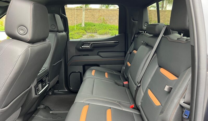 								2023 GMC Sierra 1500 AT4 full									