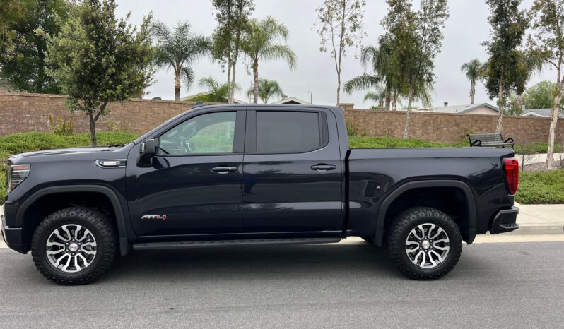 								2023 GMC Sierra 1500 AT4 full									