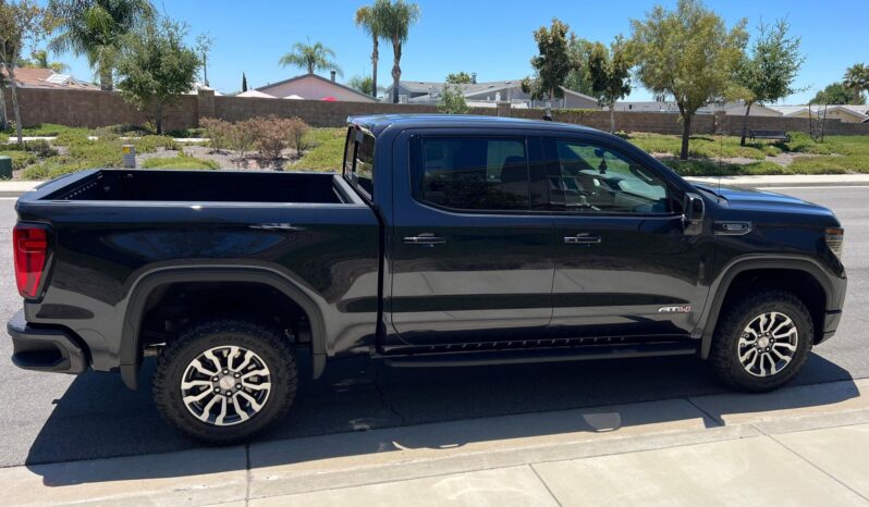 								2023 GMC Sierra 1500 AT4 full									