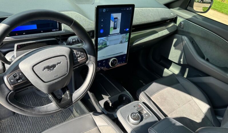 								2022 Ford Mustang Mach-E GT full									