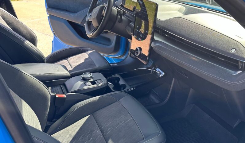 								2022 Ford Mustang Mach-E GT full									