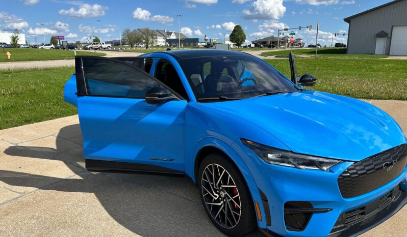 								2022 Ford Mustang Mach-E GT full									