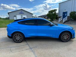										2022 Ford Mustang Mach-E GT full									