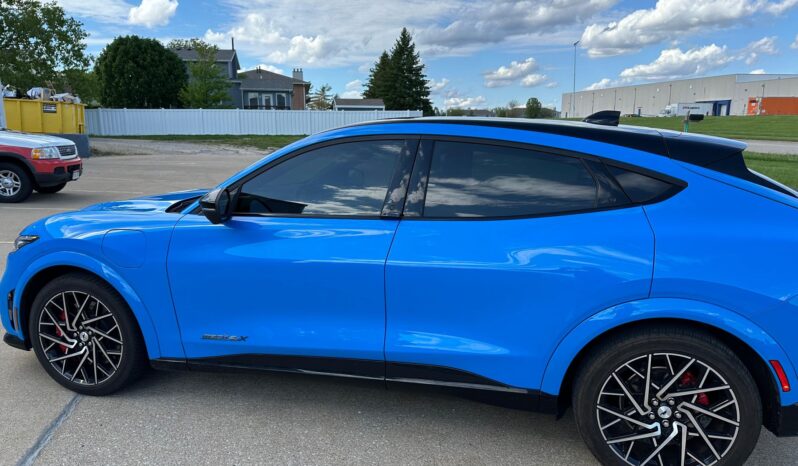 								2022 Ford Mustang Mach-E GT full									