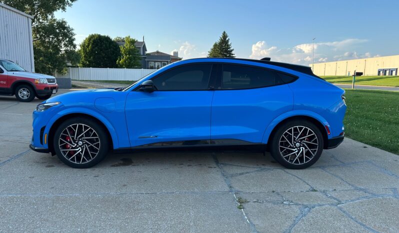 								2022 Ford Mustang Mach-E GT full									