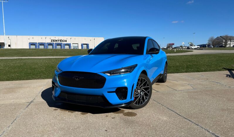 								2022 Ford Mustang Mach-E GT full									