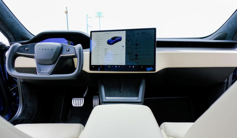 								2023 Tesla Model S Plaid full									