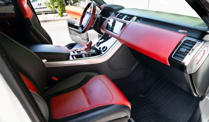 								2022  Land Rover Range Rover Sport SVR full									