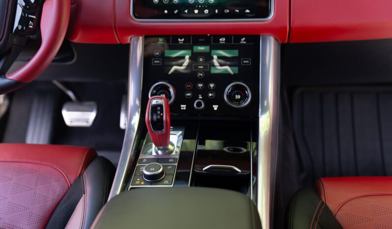								2022  Land Rover Range Rover Sport SVR full									