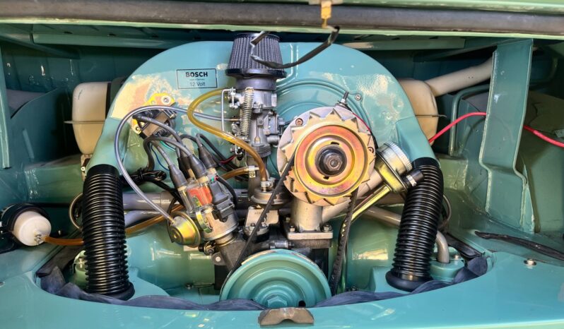 								1970 Volkswagen Type 2 Kombi 23-Window Conversion full									