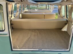 1970 Volkswagen Type 2 Kombi 23-Window Conversion full