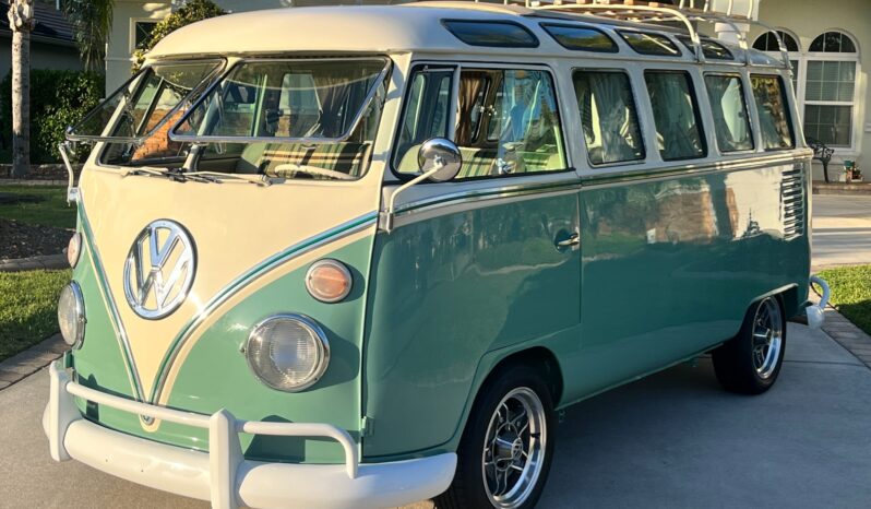 								1970 Volkswagen Type 2 Kombi 23-Window Conversion full									