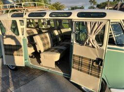 1970 Volkswagen Type 2 Kombi 23-Window Conversion full