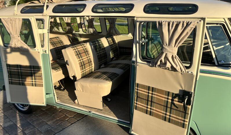 								1970 Volkswagen Type 2 Kombi 23-Window Conversion full									