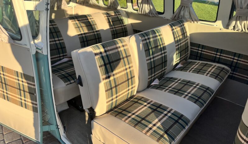 								1970 Volkswagen Type 2 Kombi 23-Window Conversion full									