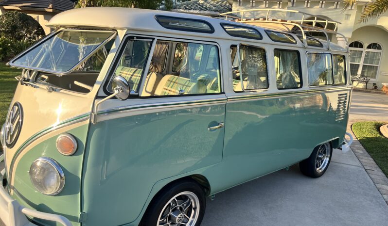 								1970 Volkswagen Type 2 Kombi 23-Window Conversion full									