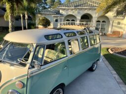 1970 Volkswagen Type 2 Kombi 23-Window Conversion full
