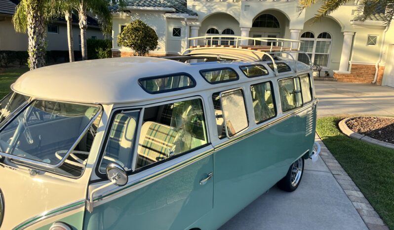 								1970 Volkswagen Type 2 Kombi 23-Window Conversion full									