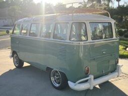 1970 Volkswagen Type 2 Kombi 23-Window Conversion full