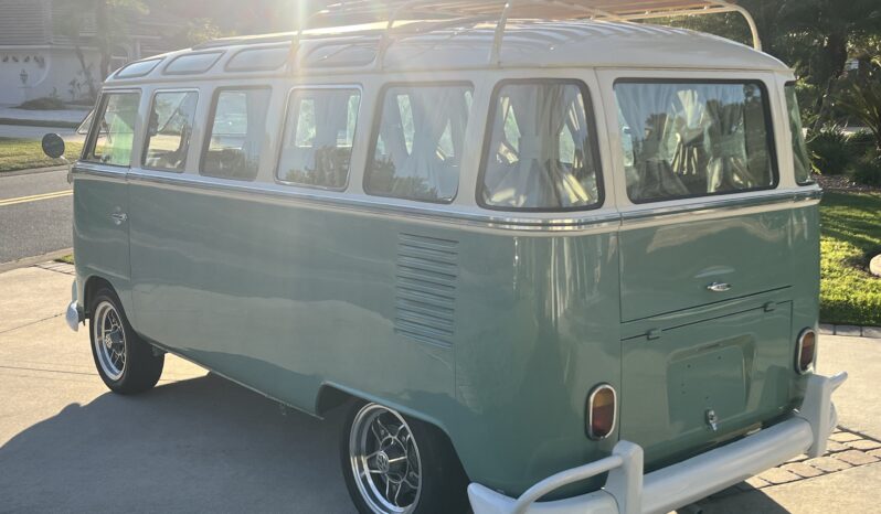 								1970 Volkswagen Type 2 Kombi 23-Window Conversion full									