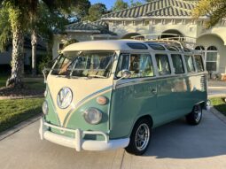 1970 Volkswagen Type 2 Kombi 23-Window Conversion full