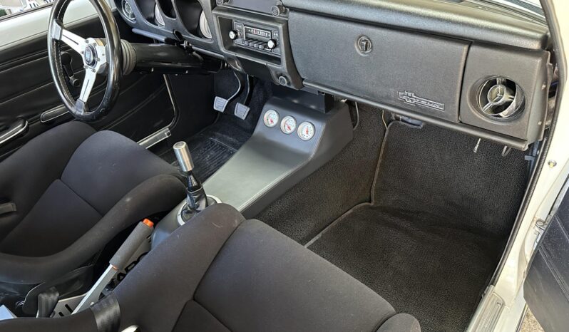 								1971 Datsun 510 2-Door Sedan 6-Speed full									